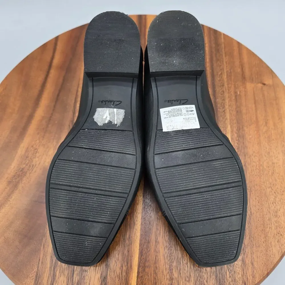 Clarks Flats Womens 7 Wide Black Leather Cap Toe Slip On Career Comfort Shoes
